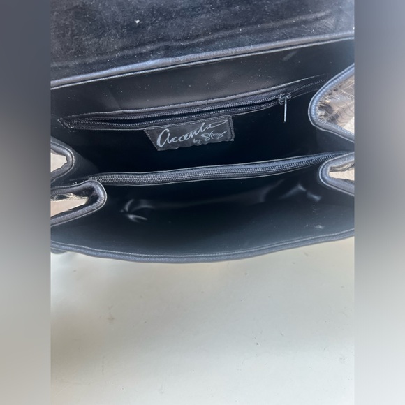 Accents by Sharif shoulder bag black textured leather interior zippers - Picture 8 of 12